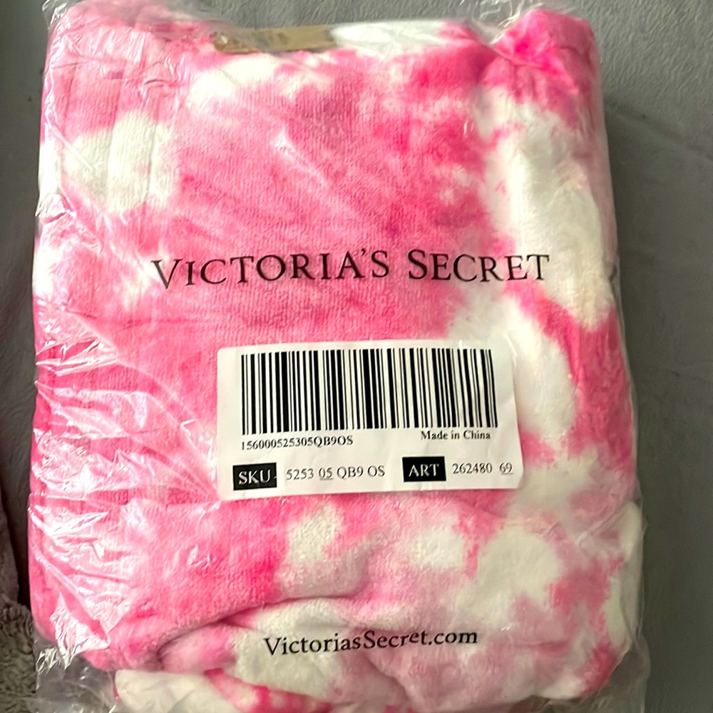 Victoria’s Secret towel wrap! Brand new in packaging